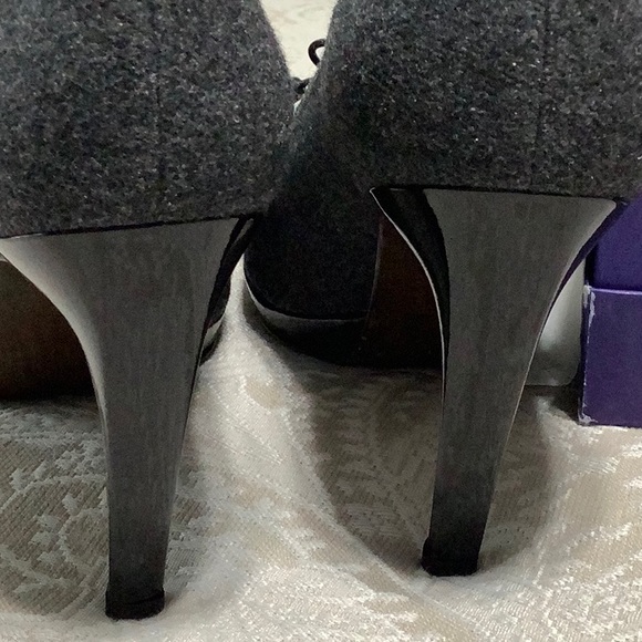 Stuart Weitzman Black/gray peep-toe pumps - Picture 3 of 4